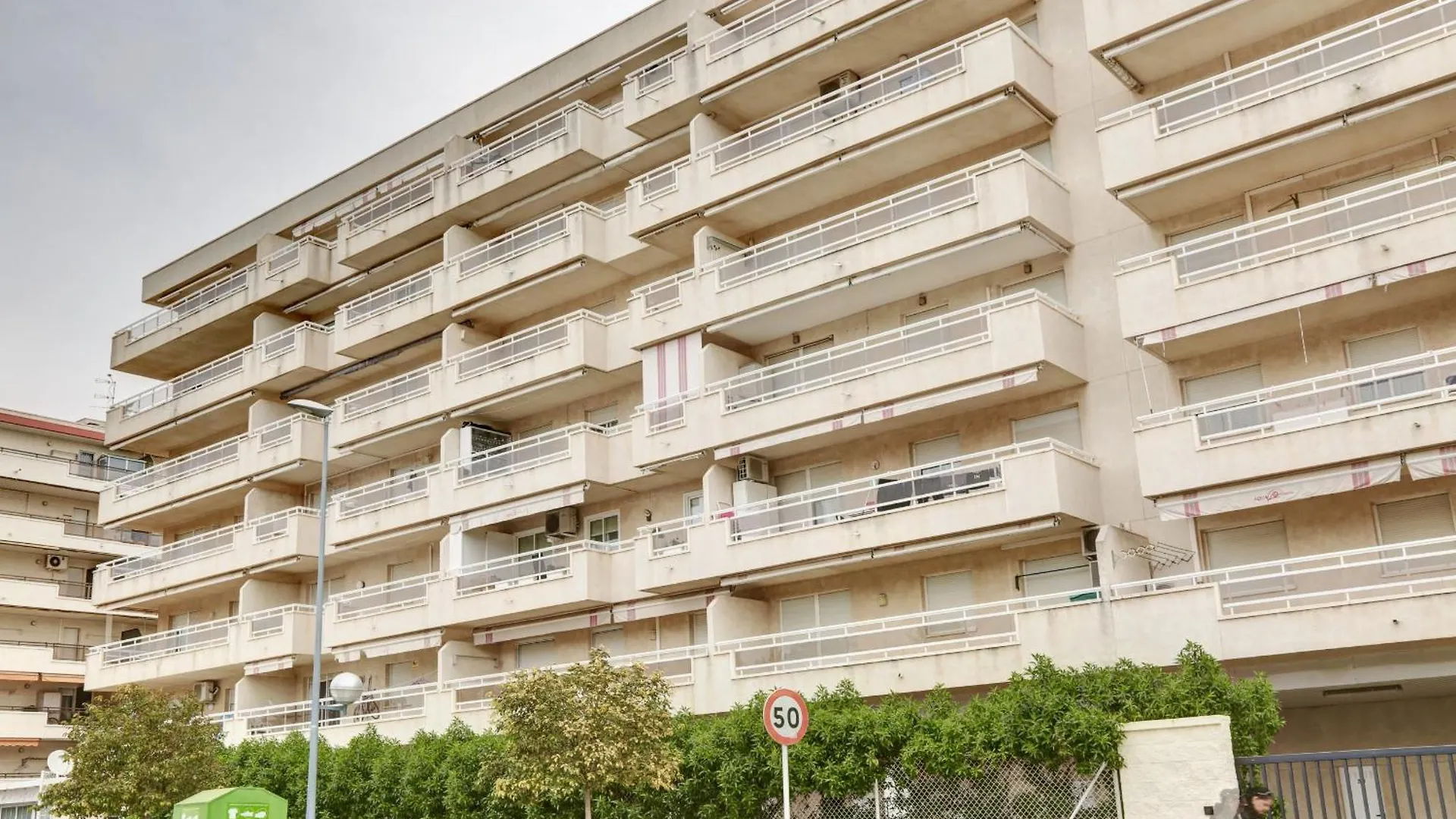 Aquamarina Apartments La Pineda Spain