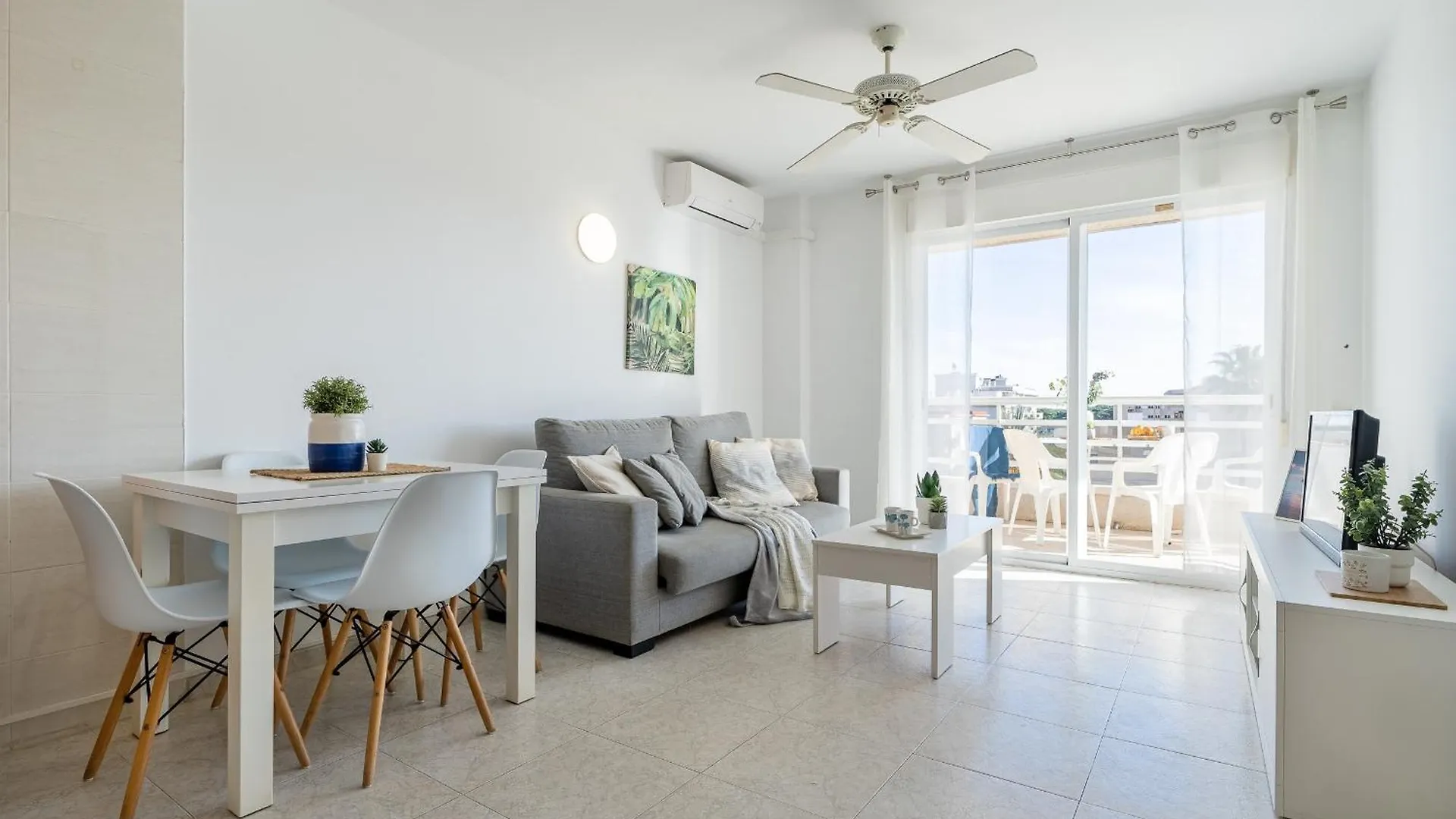 Aquamarina Apartments La Pineda Spanien